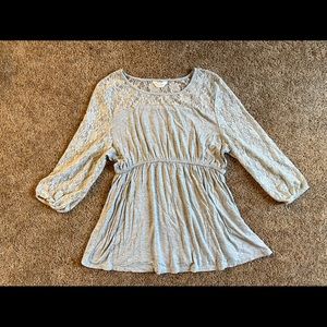 Women’s Lace Maternity Top
